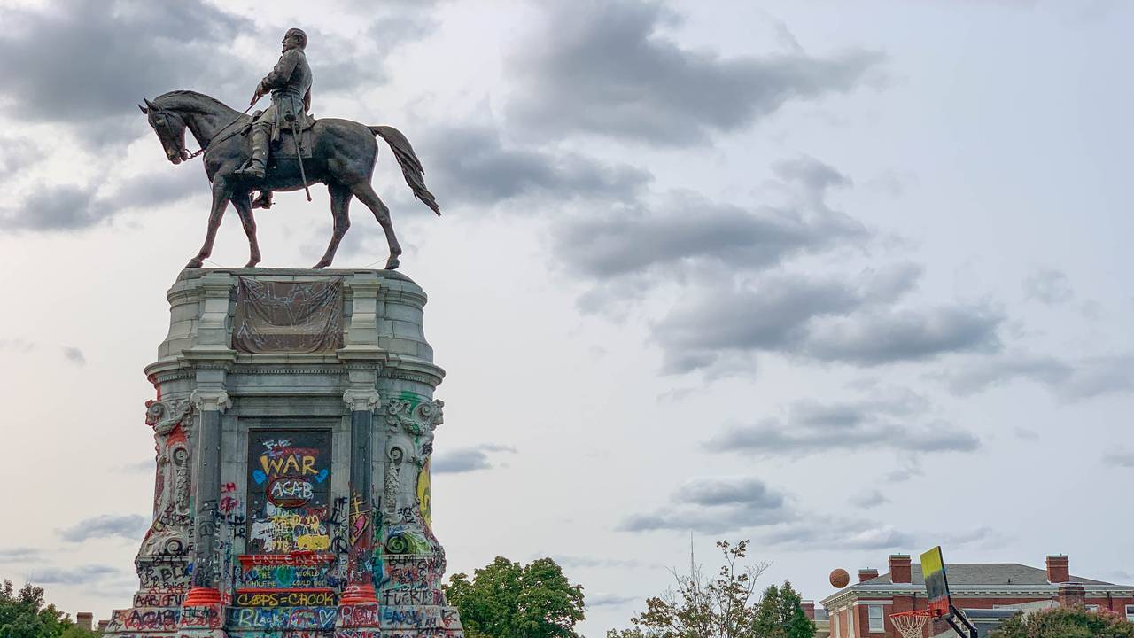 STÅR IGJEN: Bare General Lee har fått stå igjen i Richmond. .