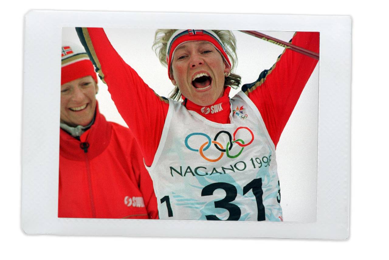 Anita Moen jubler etter å ha vunnet OL-bronse for 15 kilometer klassisk under Vinter-OL i Nagano i 1998.