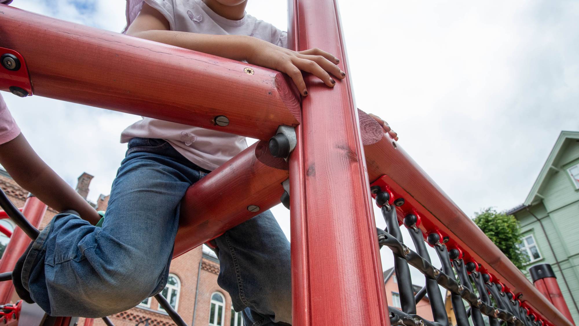 Barn leker ute på Bolteløkka skole