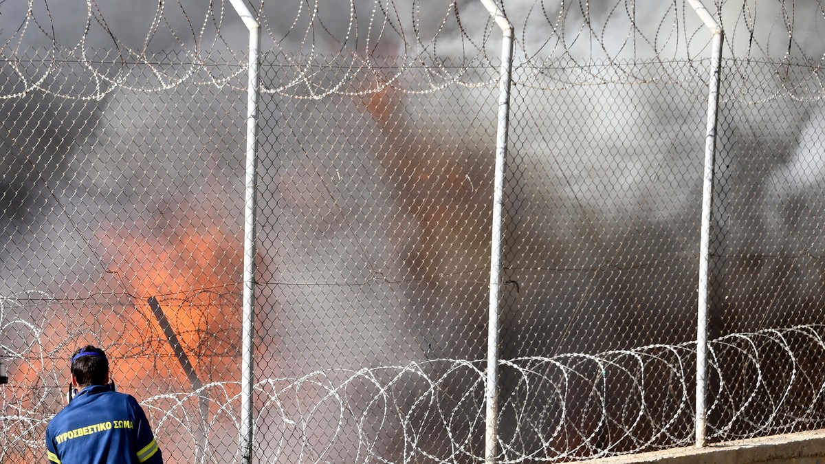 Brann i gresk flyktningleir