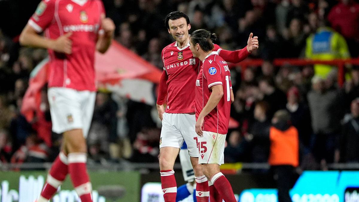 Tidligere Viking-spiller med hat trick i Wrexham-skalp