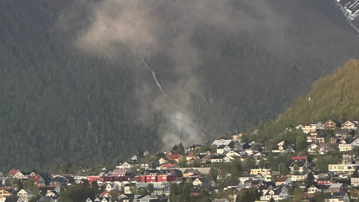 Brann i enebolig i Tromsdalen: Alle beboere evakuert