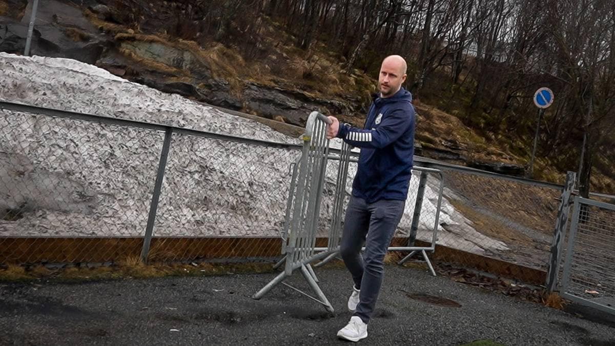 Flere hundre fotballbaner er for farlige å spille på