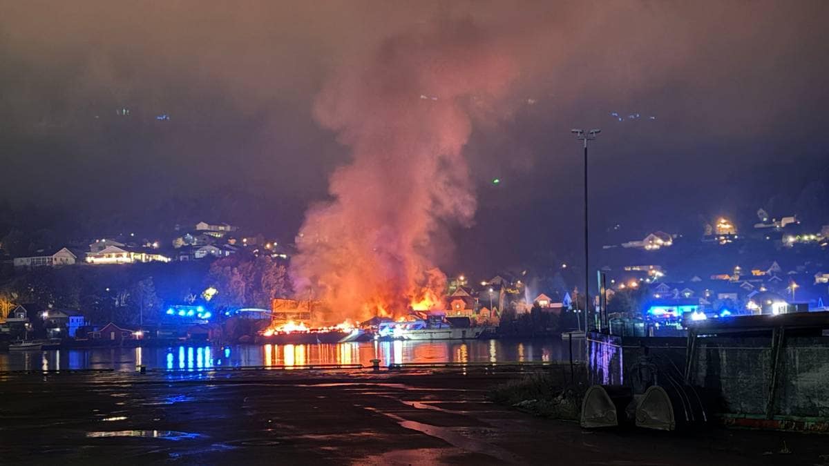 Photo: NRK Evacuation Following Commercial Building Fire in Porsgrunn