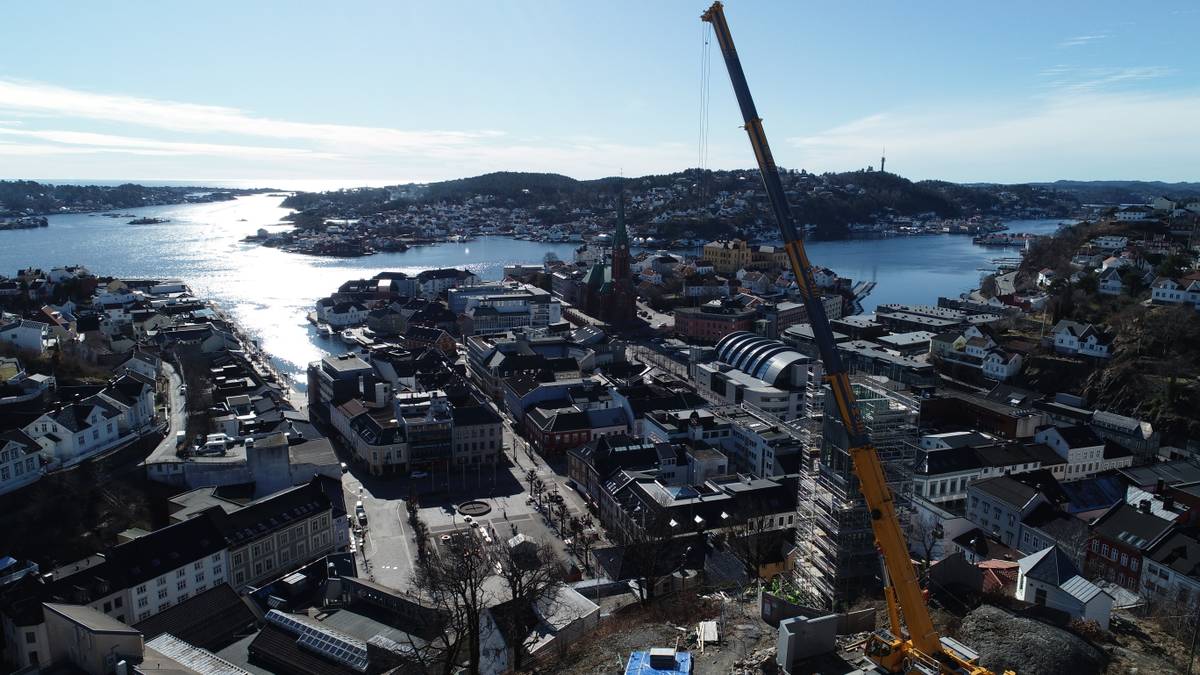 Styrer mot 165 millioner i minus