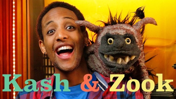 Kash og Zook er to gode venner som begge er veldig glade i fotball, vitser og saltstenger. De sloss og tuller  og har det veldig gøy sammen!