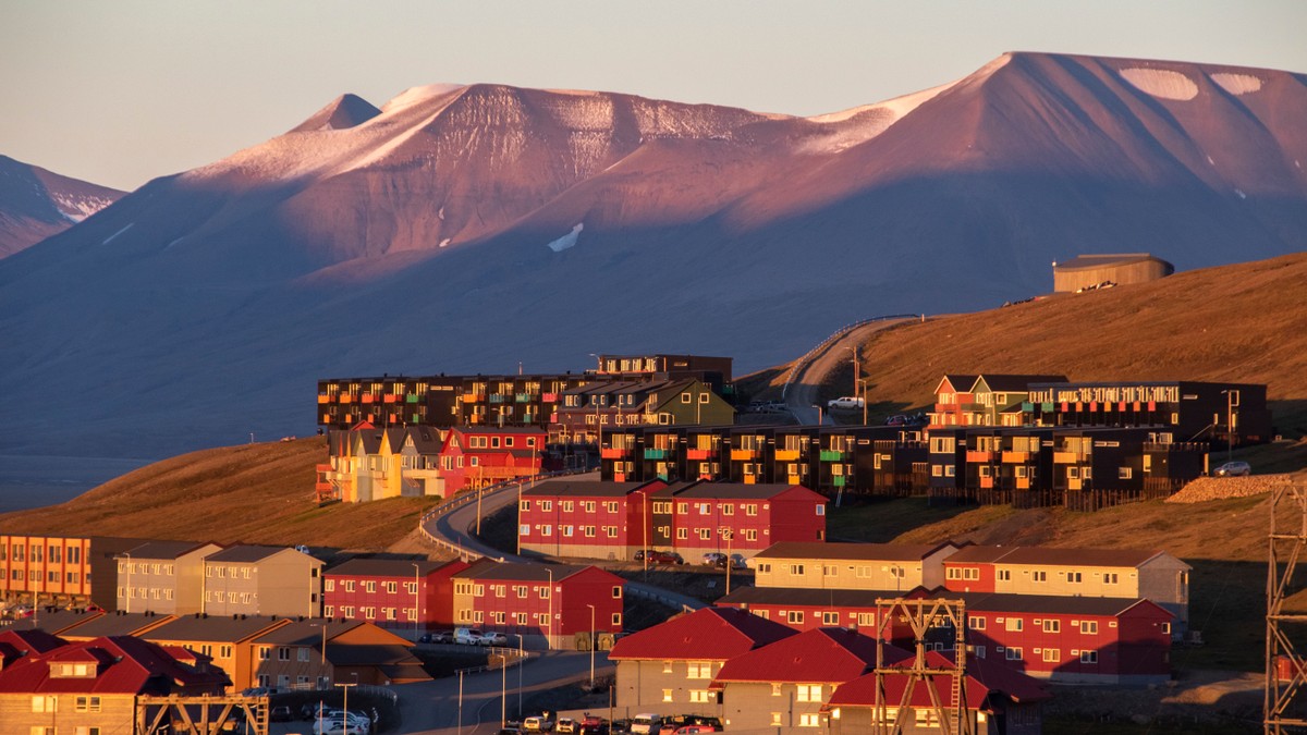 Nok en temperaturrekord på Svalbard: – Merkes av folk som bor der oppe