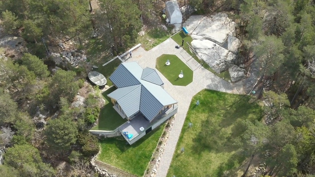 Bygget luksusparadis med kunstgress og høytrykksspyler – nå må han i fengsel