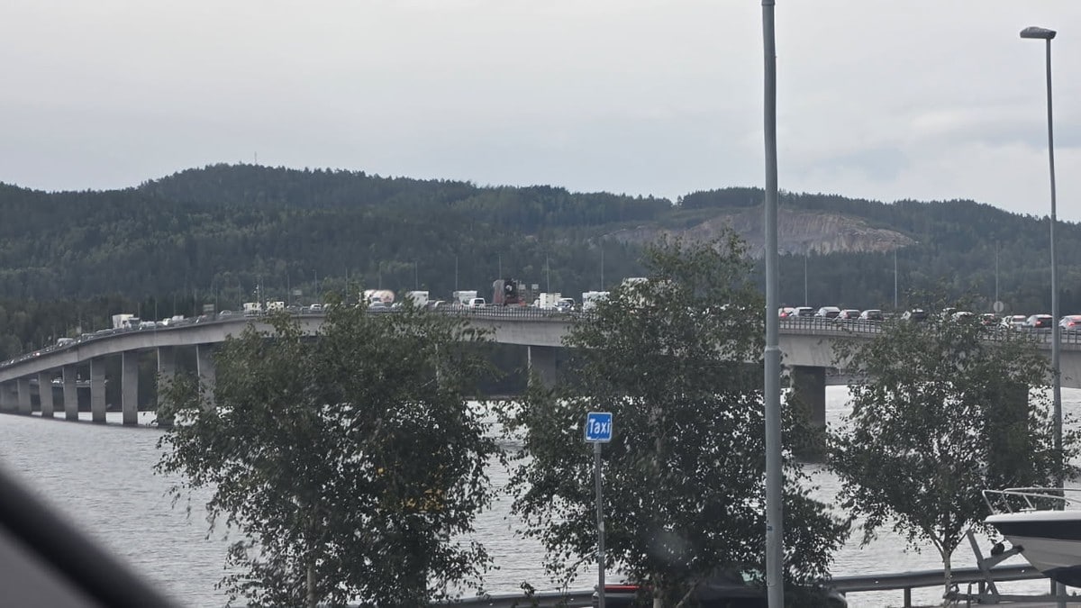 Lange køer på E6 i Innlandet