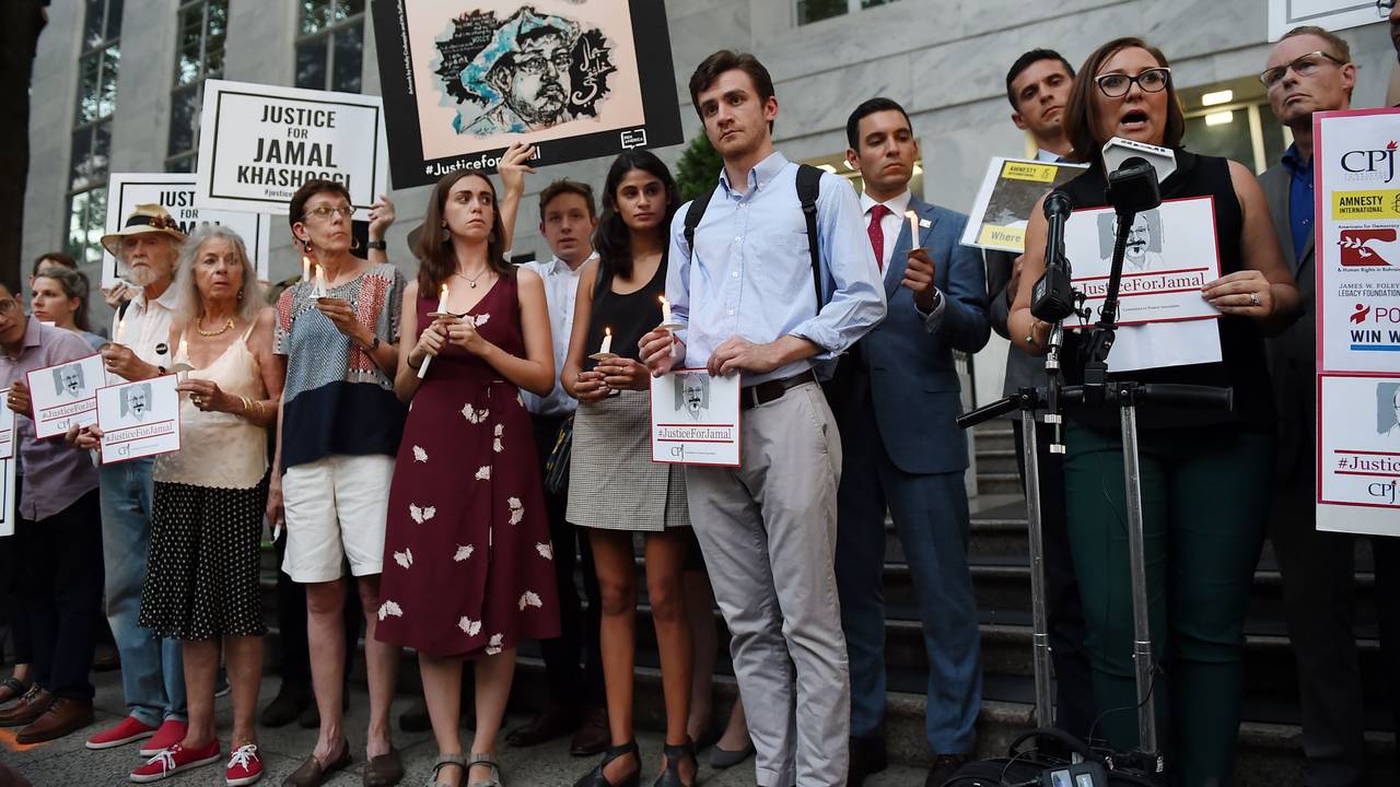 I 2019 talte lederen The Committee to Protect Journalists, Courtney Radsch, foran ambassaden til Saudi Arabia i USA. 