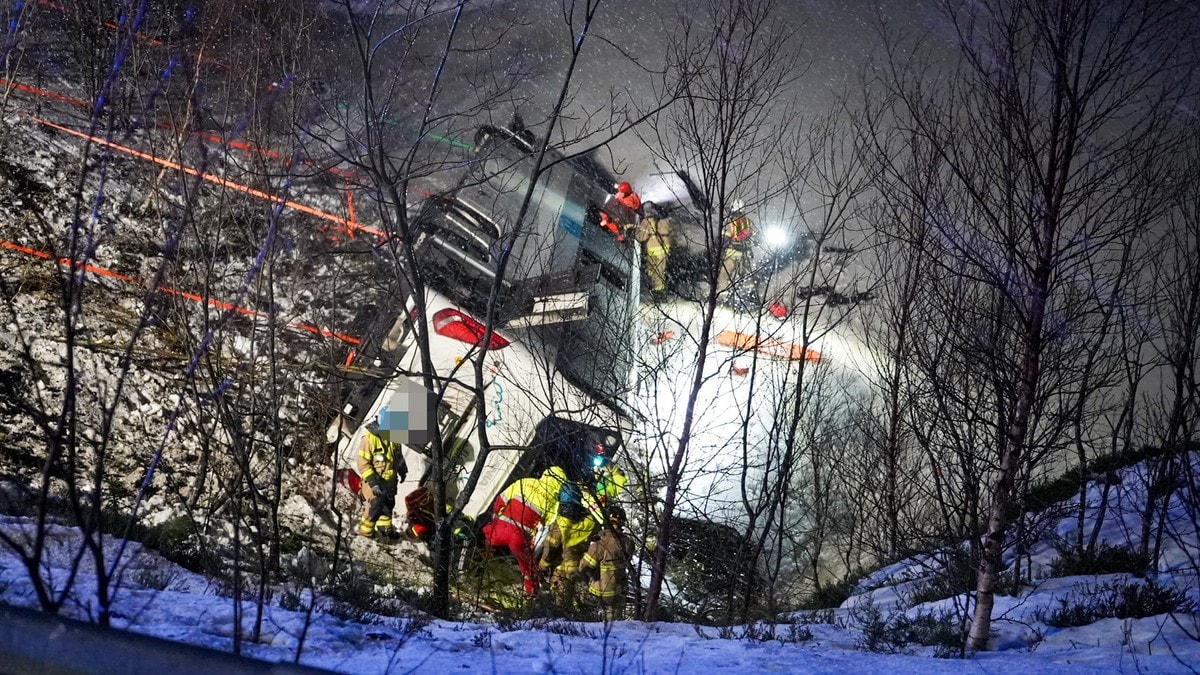 Politiet: Alvorlig trafikkulykke på E10