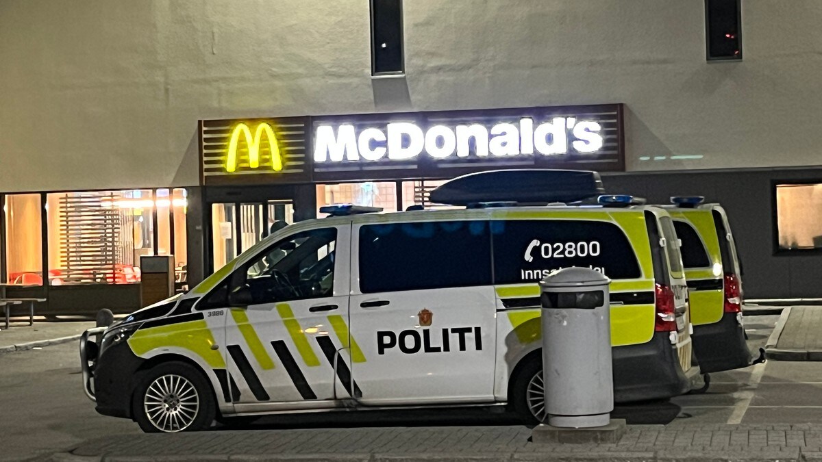 Politiaksjon ved McDonald's i Ålesund