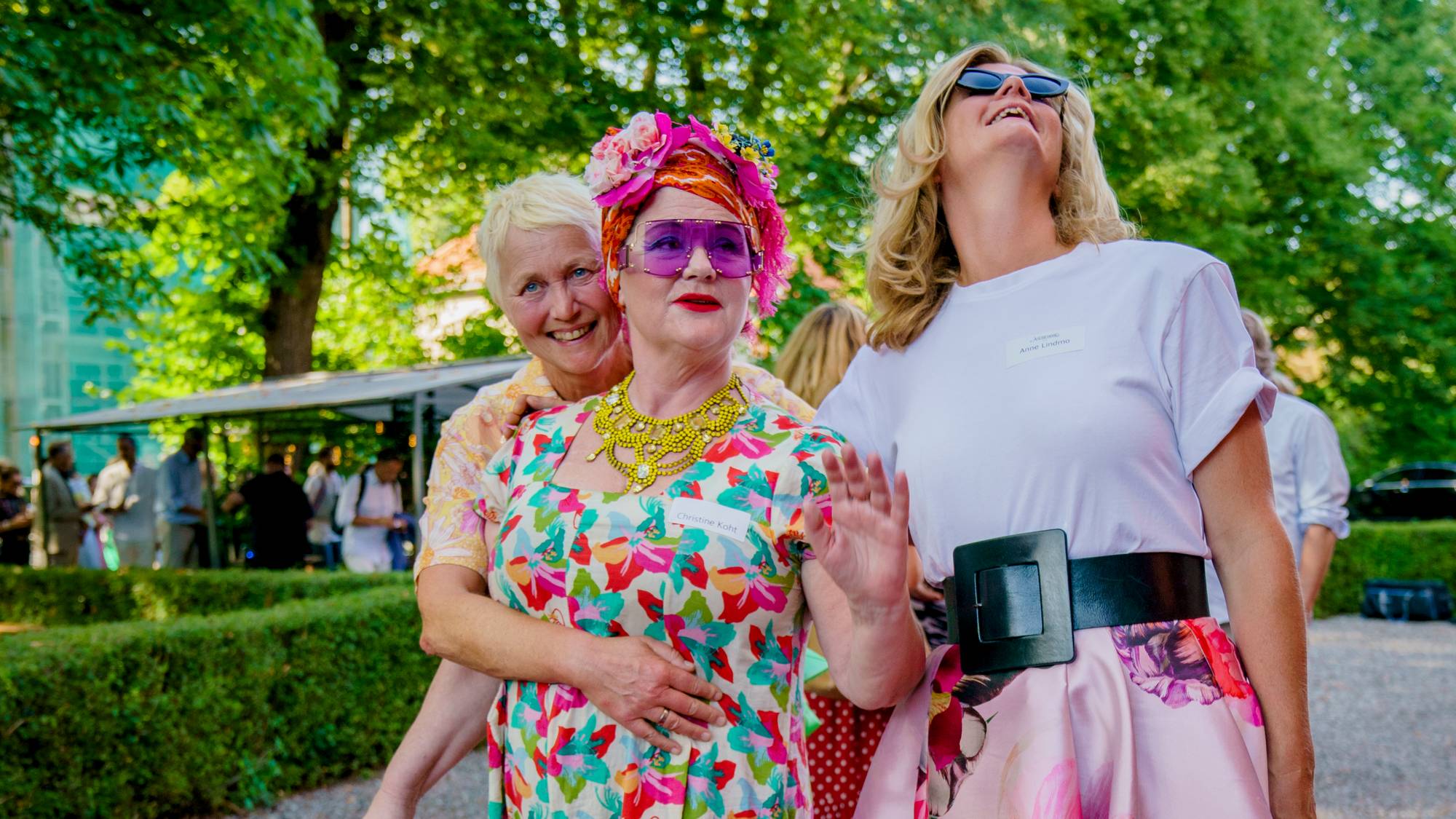 F.v. Pernille Rygg, Christine Koht og Anne Lindmo under Aschehougs hagefest