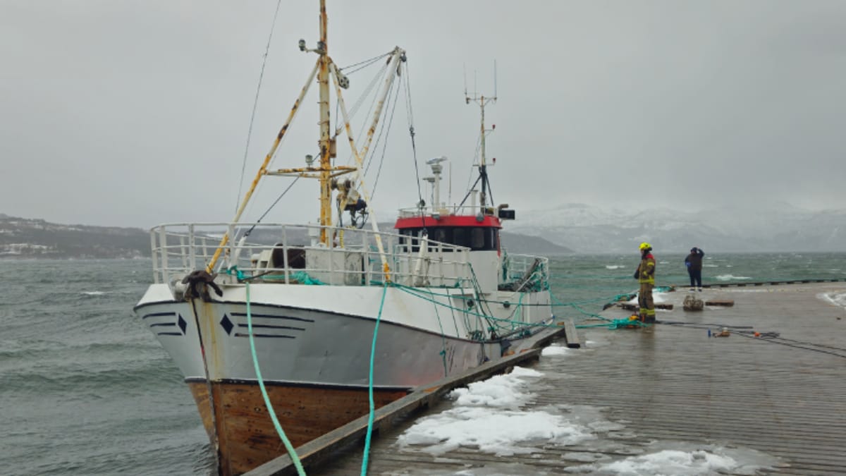 Fiskebåt tok inn vann
