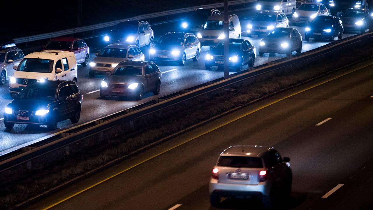 Mange bilister står i kø ved Alna i Oslo i 16.