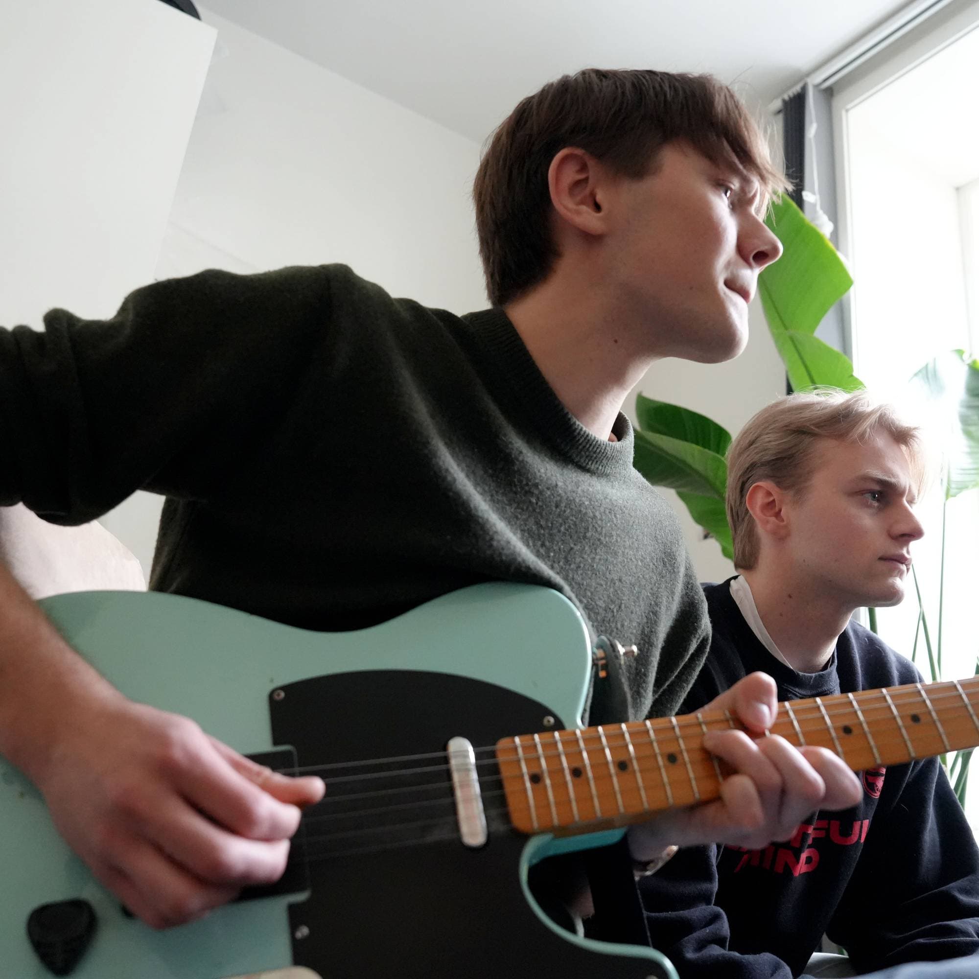 Gitarist Vegard Urstad og bassist Lars Dahle