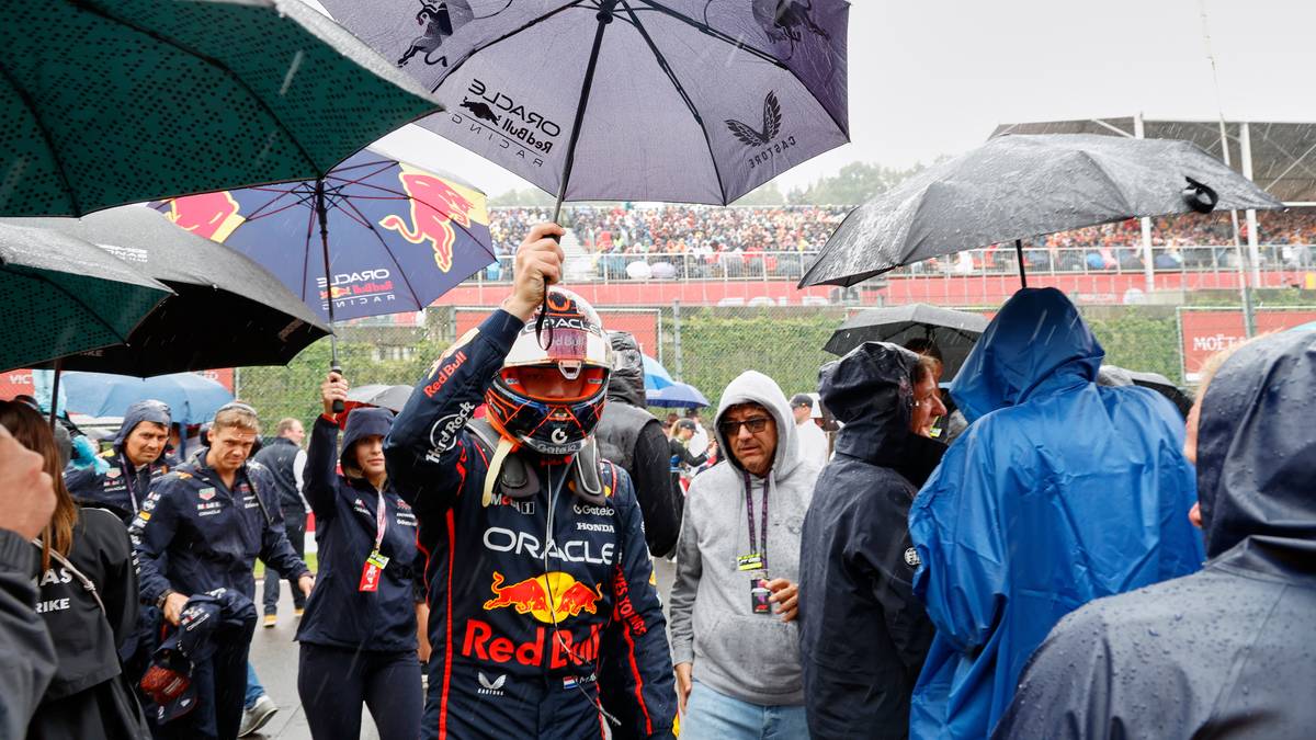Regnkaos skaper trøbbel for Formel 1-stjernene – starten utsatt