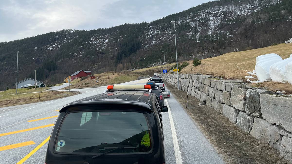 Persons injured in traffic accident at Lavik – NRK Vestland