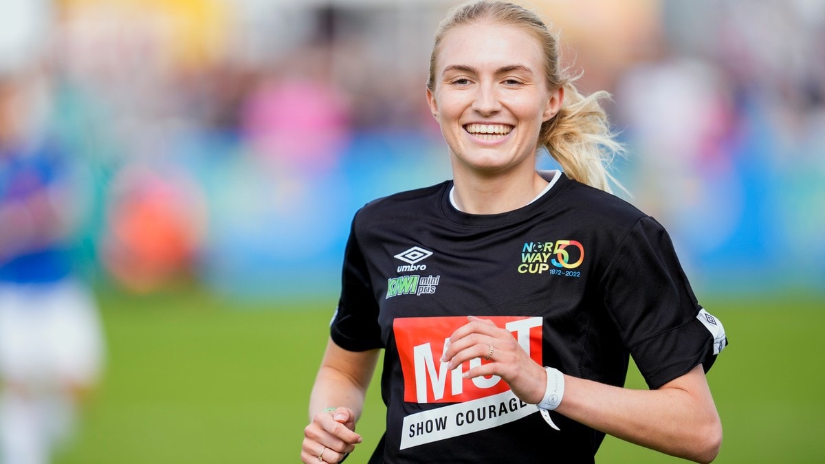 Kvinnefotballspillere opplever netthets: Emilie Lein deler sin historie