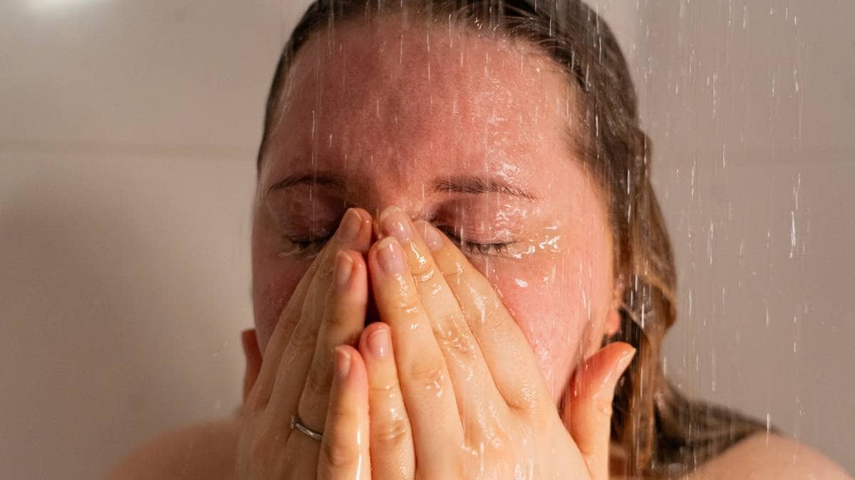 Mikrobiologen: På denne tiden av døgnet er det best å dusje