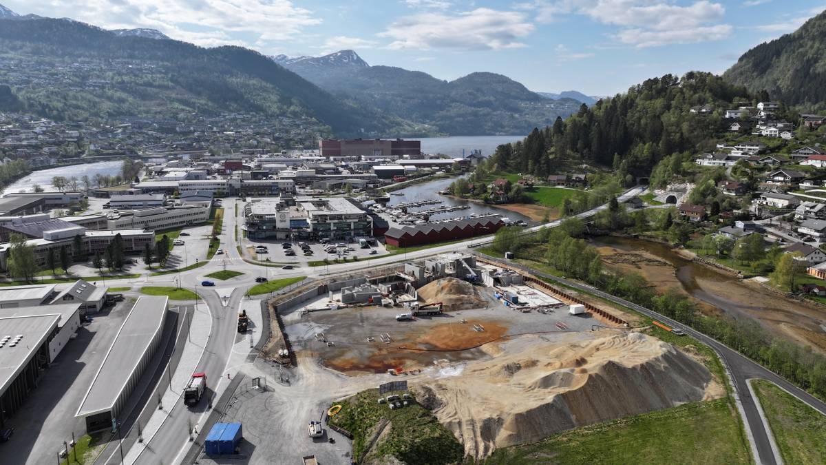 Her kunne dei fått varme rett frå fjorden, men då blir renta høgare