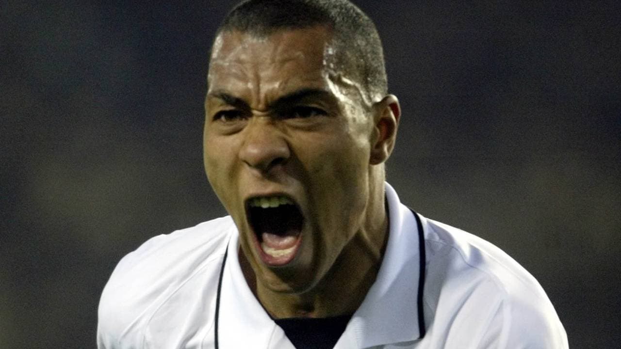 John Carew etter å ha scoret mot Arsenal i Mesterligaen 2003.