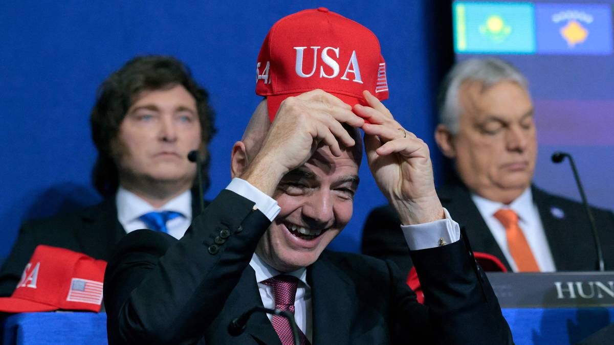 Infantino-bildene vekker raseri: – Et farlig steg ned en farlig vei