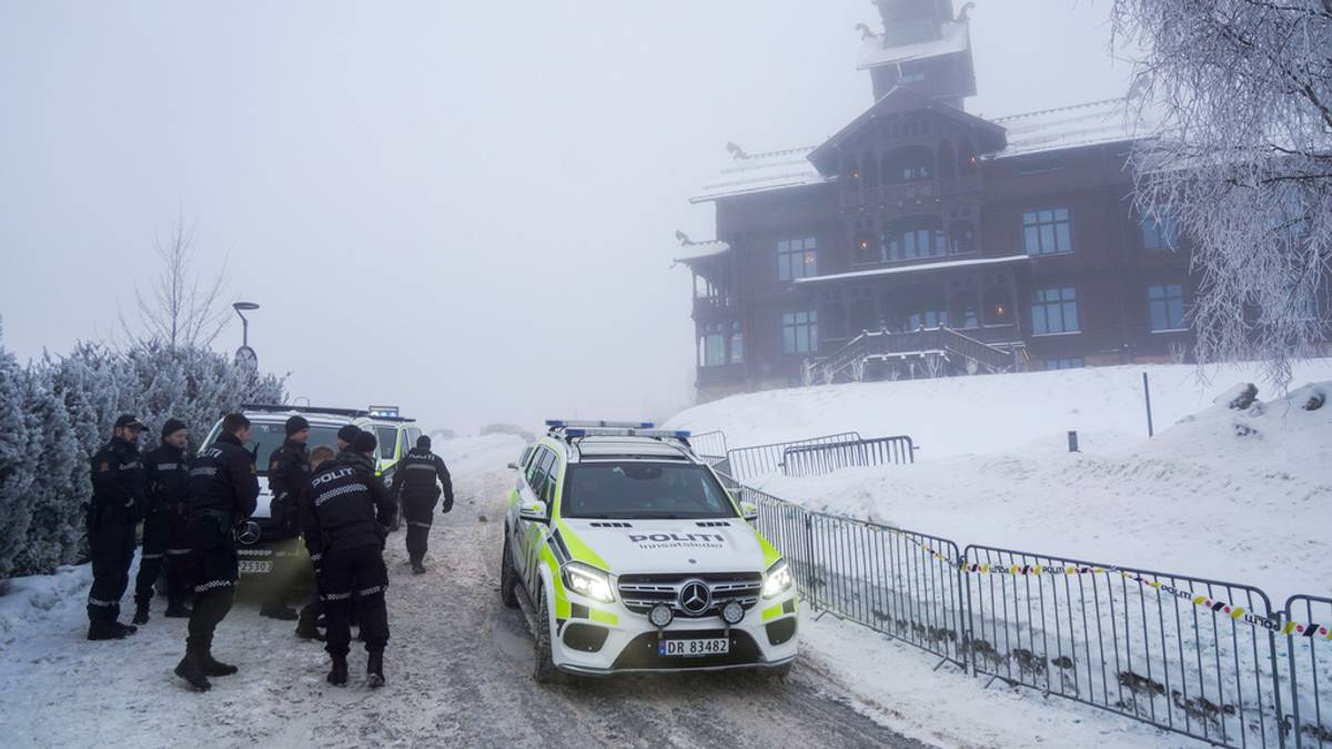 Politiet Fjernet Klimademonstranter Ved Holmenkollen Stor Oslo 