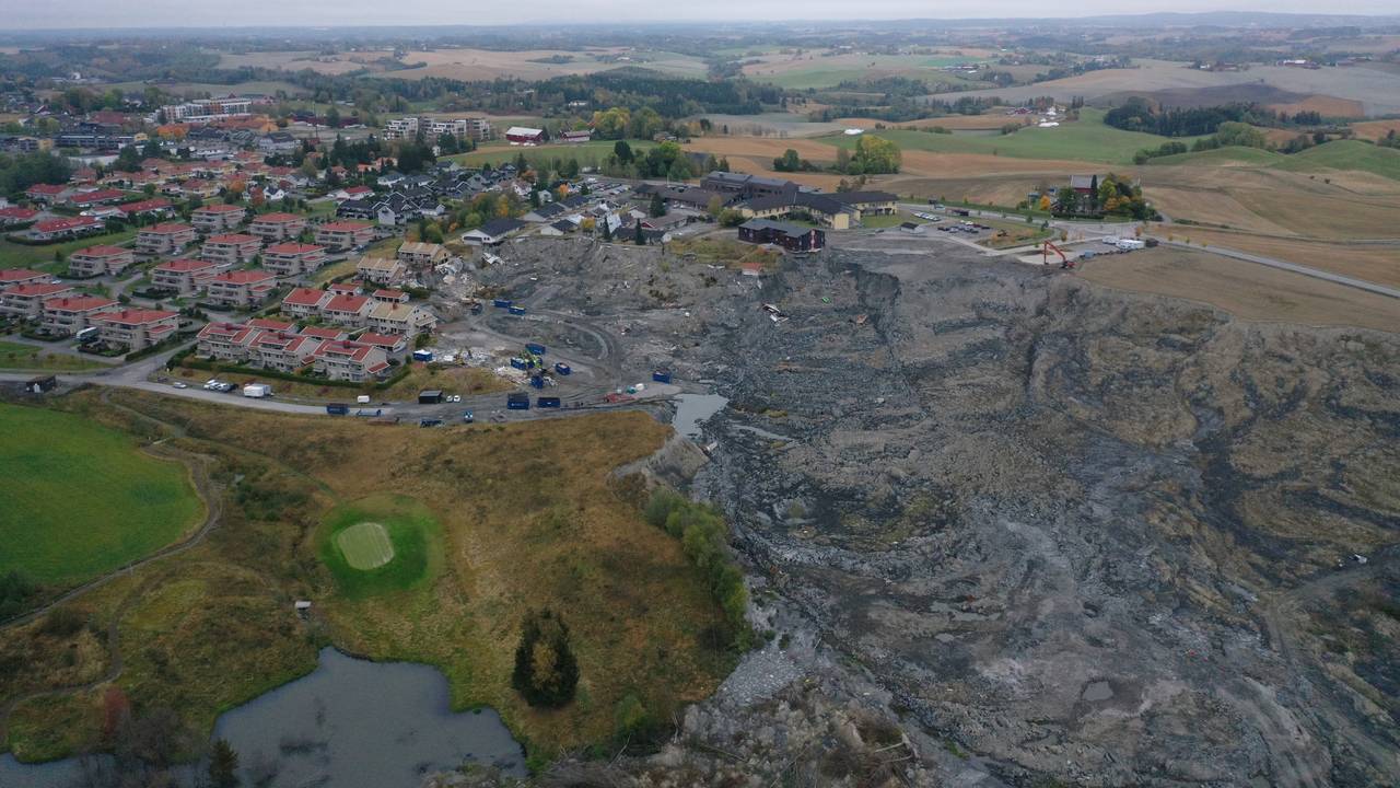 27.09.21: Dronefoto fra skredgropen i Gjerdrum.