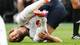 Winslow Townson / REUTERS,NTB Harry Kane går i bakken i en fotballkamp