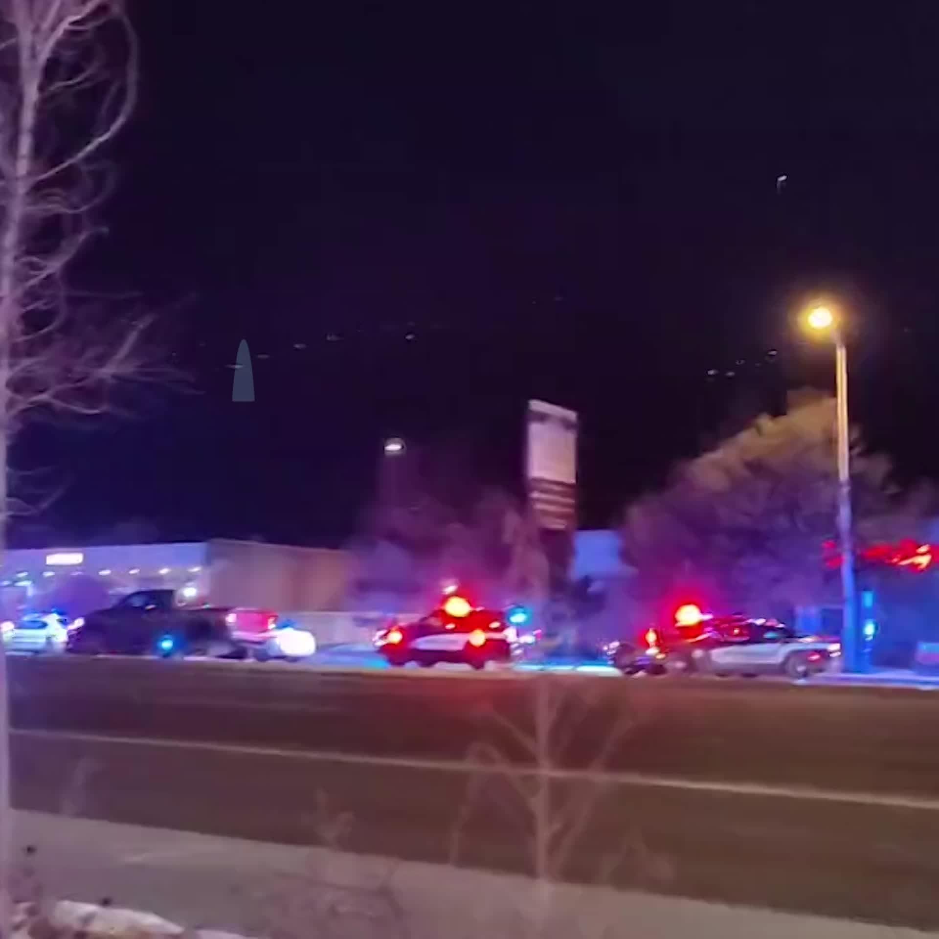 Cinque morti in una sparatoria in un nightclub in Colorado – NRK Urix – Notizie e documentari esteri