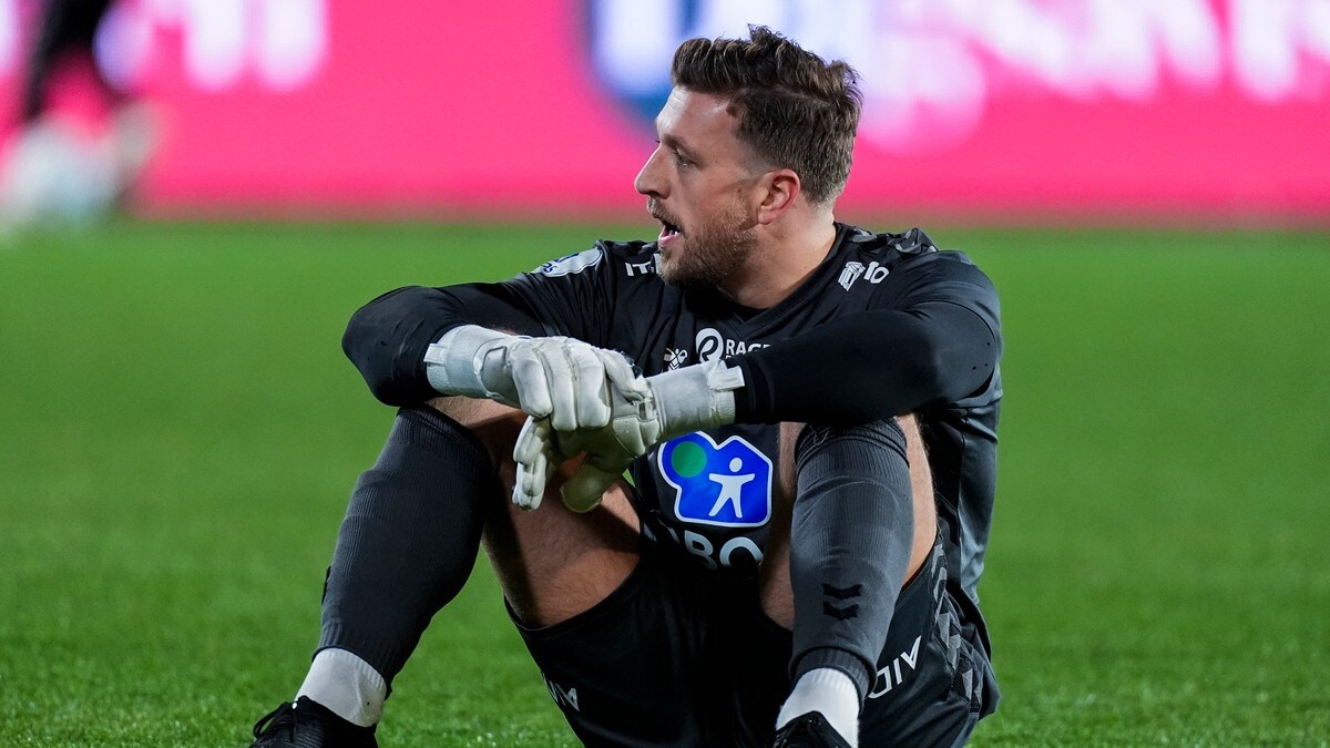 Bisarre scener i 1. divisjon – Lyn-keeperen måtte motvillig forlate banen