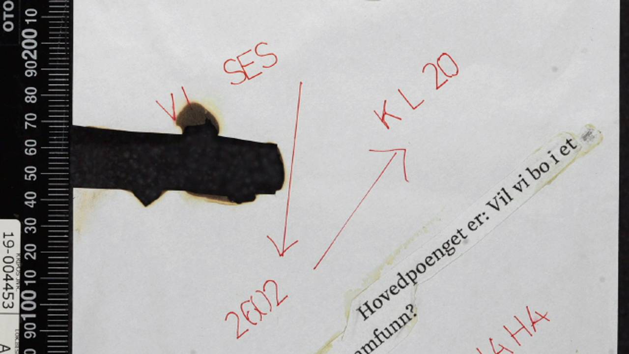 Brev sendt til Bertheussen/Wara. Lignende brev ble sendt til ekteparet Tybring-Gjedde. Brevet var påført et brennmerke og spor av urin.