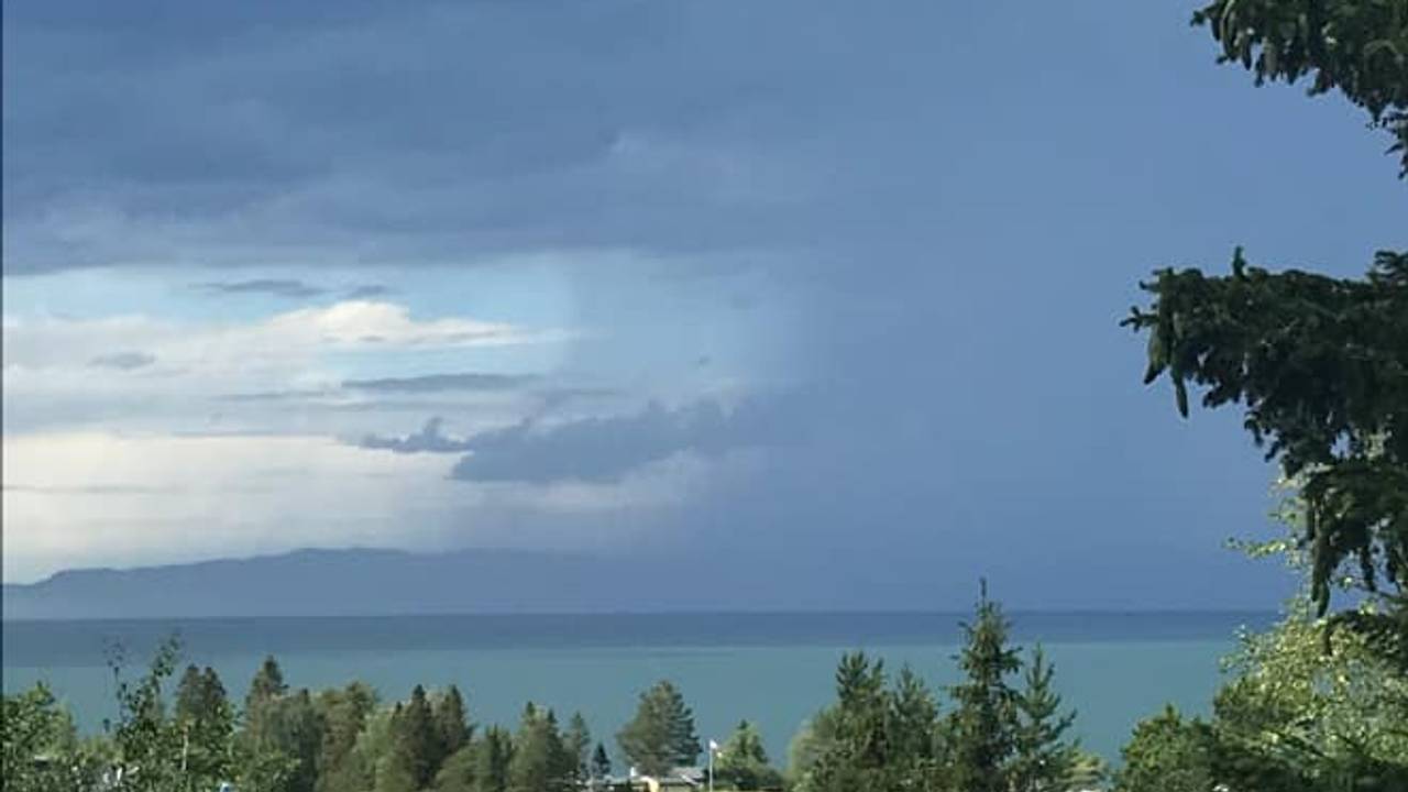 Mørke skyer over Muruvik, Malvik kommune