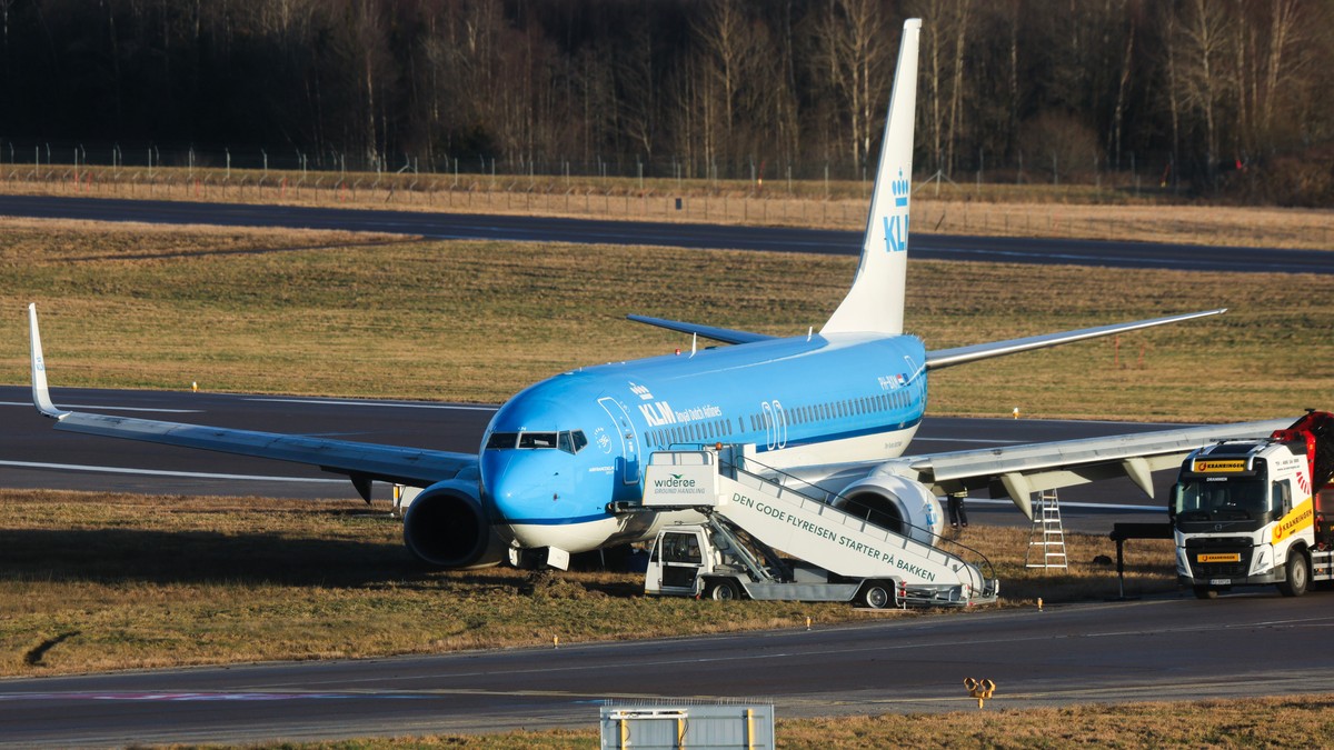 Rullebanen på Torp flyplass er fortsatt stengt