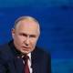 Anastasia Barashkova / REUTERS,NTB Putin snakker