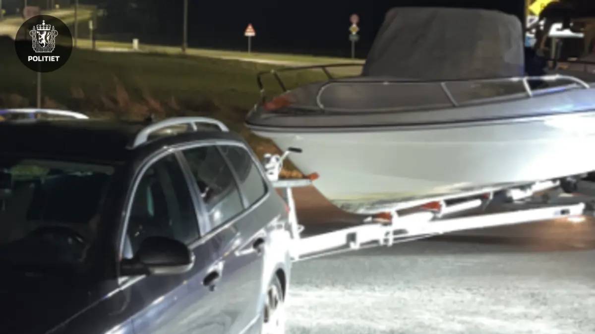 Politiet jakta båt og bil – så gjekk tjuven tom for bensin