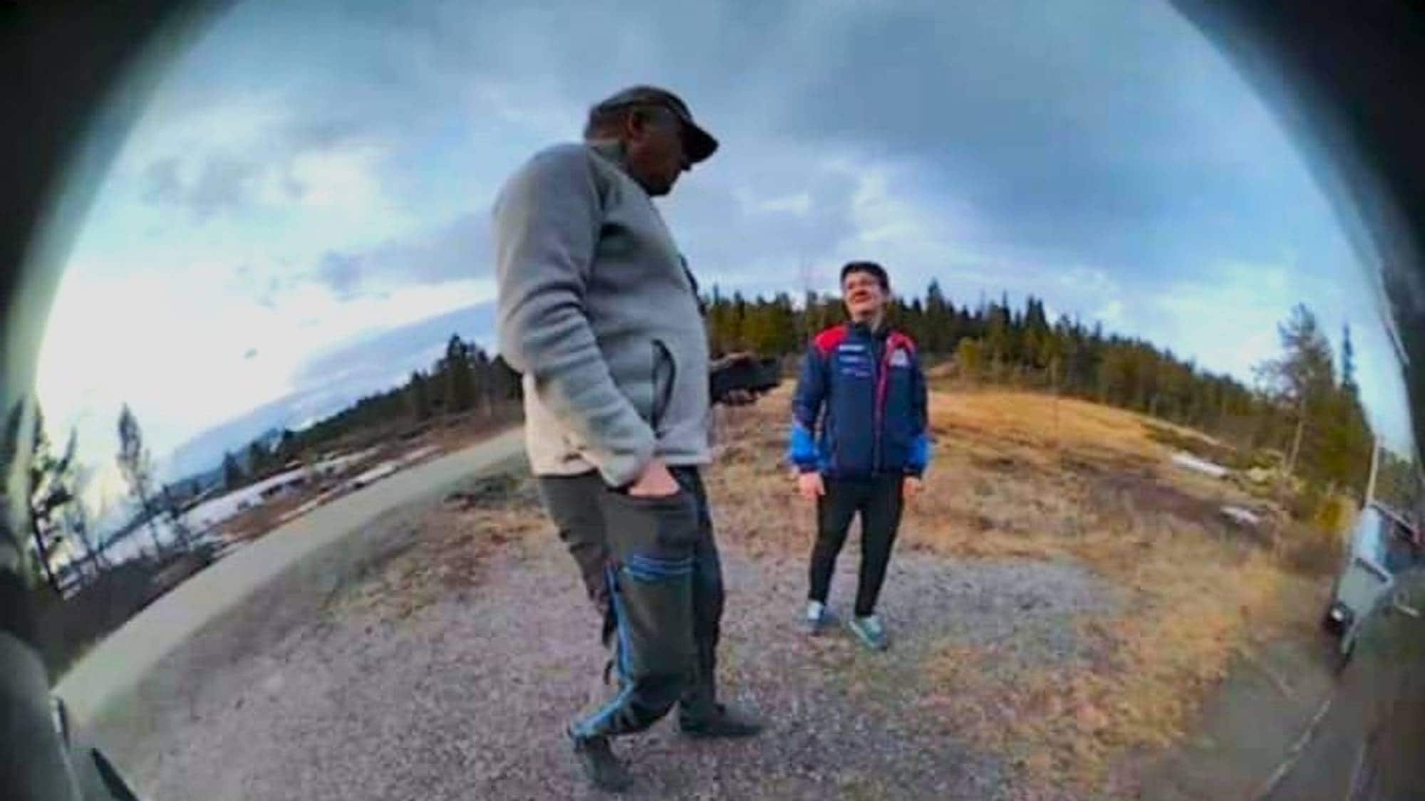 Bildet tatt da familien ankom hytta. Tatt av bilen