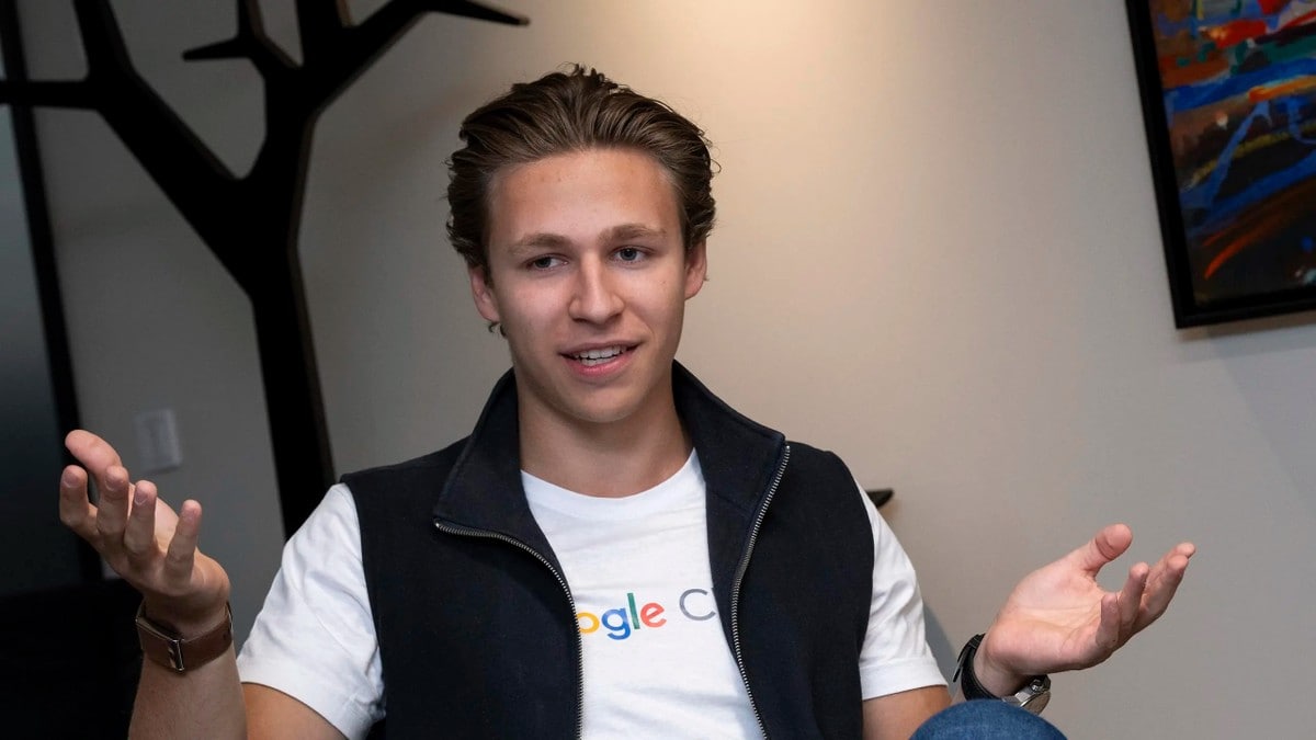 William (20) KI-kodet seg til Silicon Valley