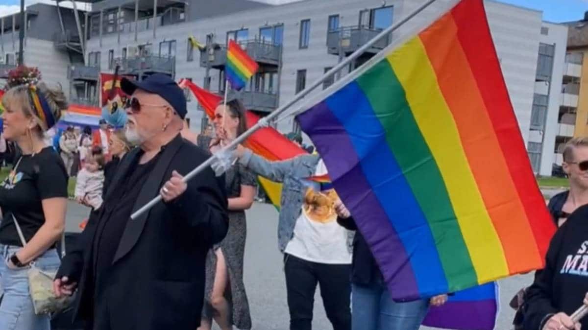 Trekker seg i protest mot at kommunen droppet pride-feiring under borgfreden