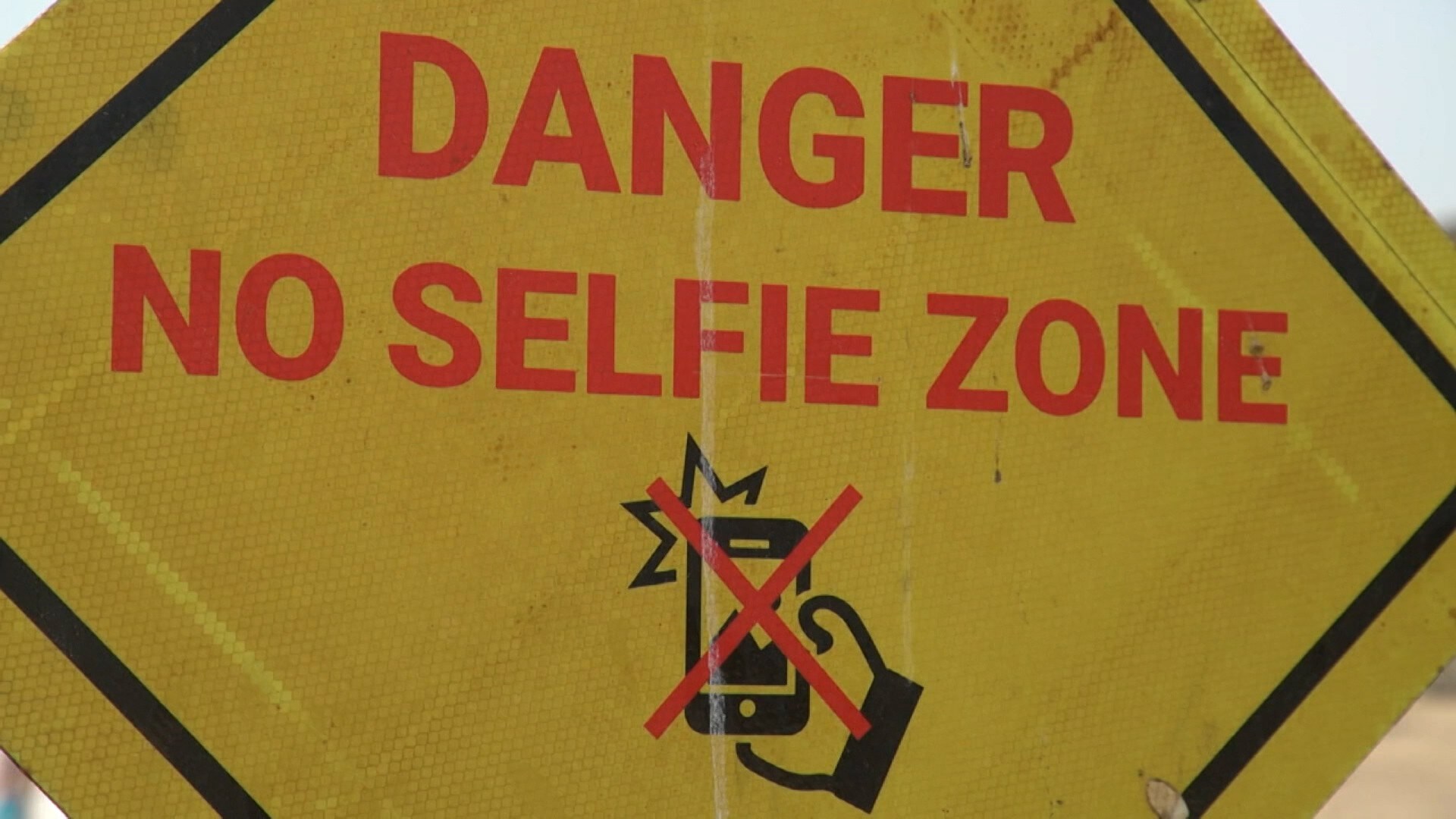 Her Blir Det Selfie Forbud Pa Grunn Av Mange Dodsfall Nrk