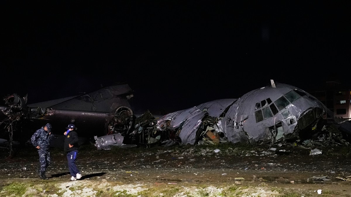 Minst 15 døde etter at militærfly styrtet i Bolivia