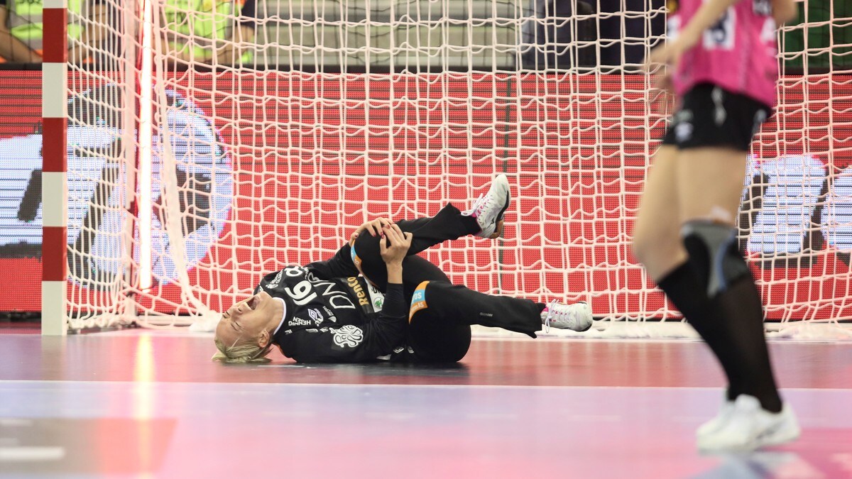 Keeper-Lunde hylende av banen da Vipers tok mesterligamedalje: – Vi spilte for Katrine