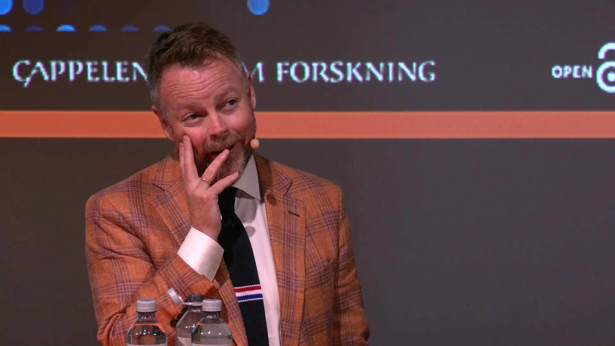 Torbjørn Røe Isaksen, politisk redaktør i E24, under panelsamtalen etter fremleggelsen av Valgundersøkelsen under Arendalsuka.