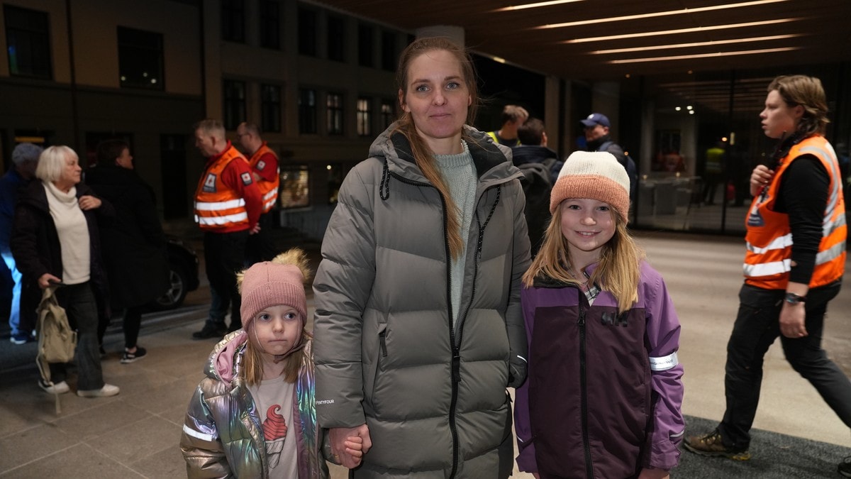 Hundrevis evakuerte på grunn av storbrann i Ålesund