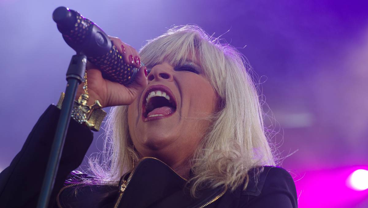Samantha Fox til bygdefest på Sørlandet