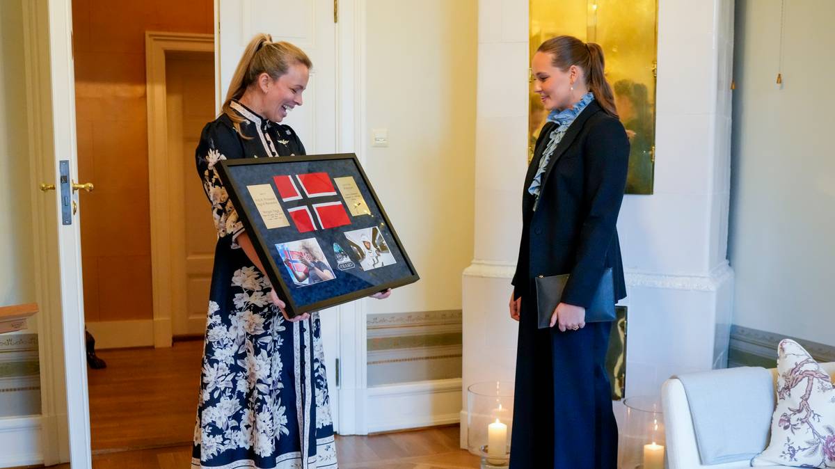 Prinsesse Ingrid Alexandra fikk flagg fra verdensrommet