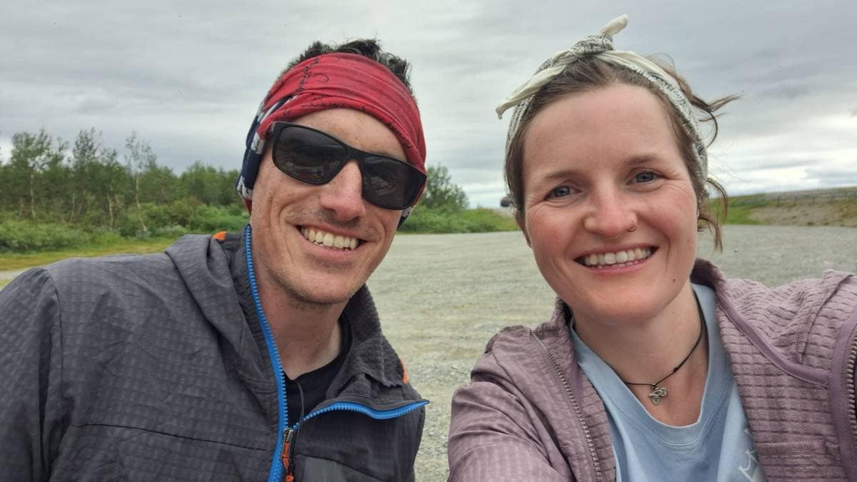 Matt og Jessica skal spille sekkepipe fra Nordkapp til Indonesia