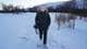 Eilif Andreas Aslaksen / NRK Gølin Myrmel liker å fotografere og har derfor med seg fotoapparatet.