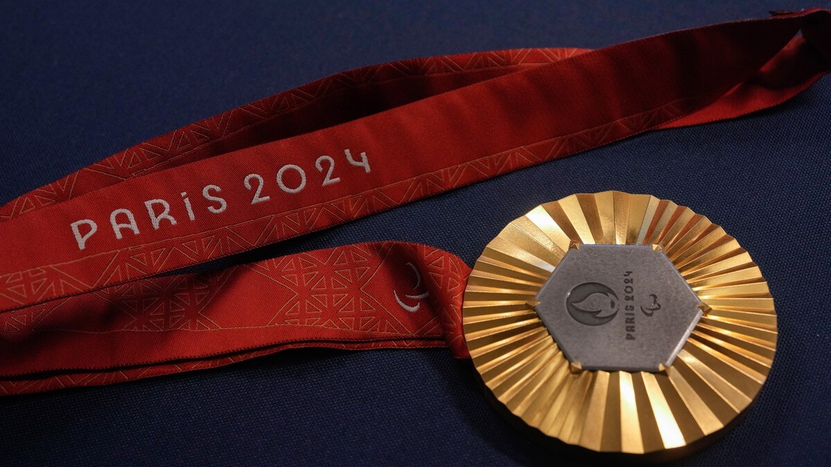 Medaljevinnerne i Paris-OL får en bit av Eiffeltårnet